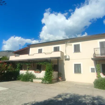 Casale Shanti Acomodação com café da manhã  3*
